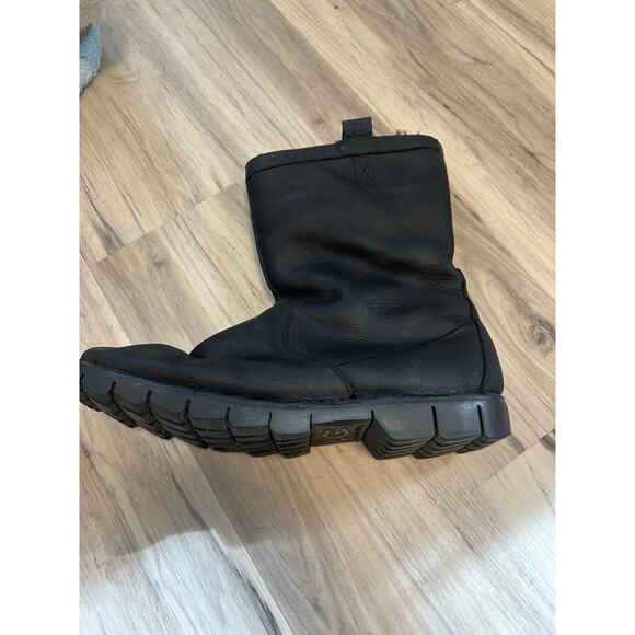 Ugg Australia black leather winter boots 5519 Men’s 13 Moto Insulated main image 5